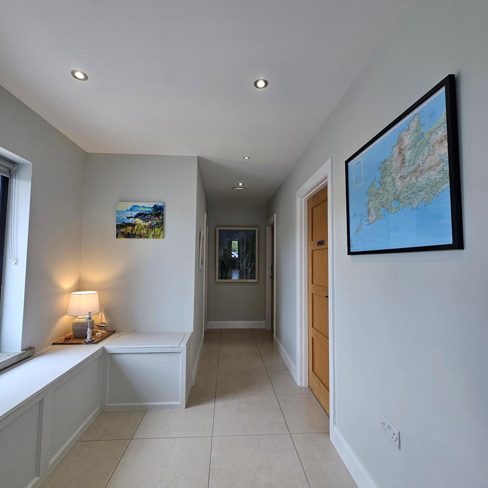 The Ce Hideout Apartman Tralee Szoba fotó
